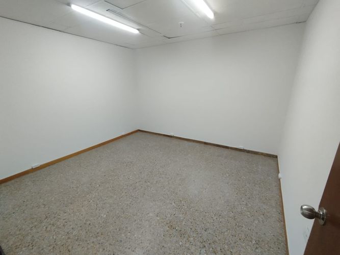 Oficina en arriendo en La Candelaria, Medellín, 76 m² · foto 6 de 10