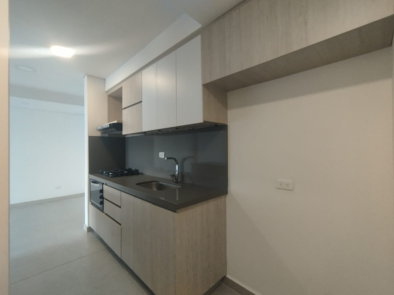 Apartamento en arriendo en El Portal, Envigado · foto 2 de 20