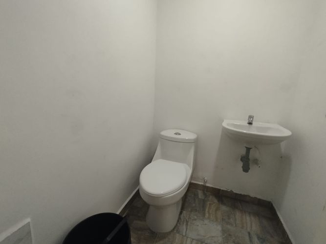 Local en arriendo en Las Acacias, Medellín, 42 m² · foto 5 de 6