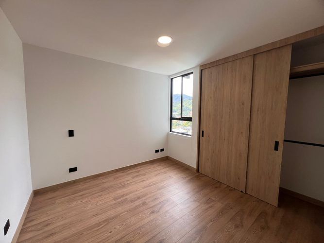 Apartamento de 3 alcobas en arriendo en La Castellana, Medellín, 107 m² · foto 12 de 20