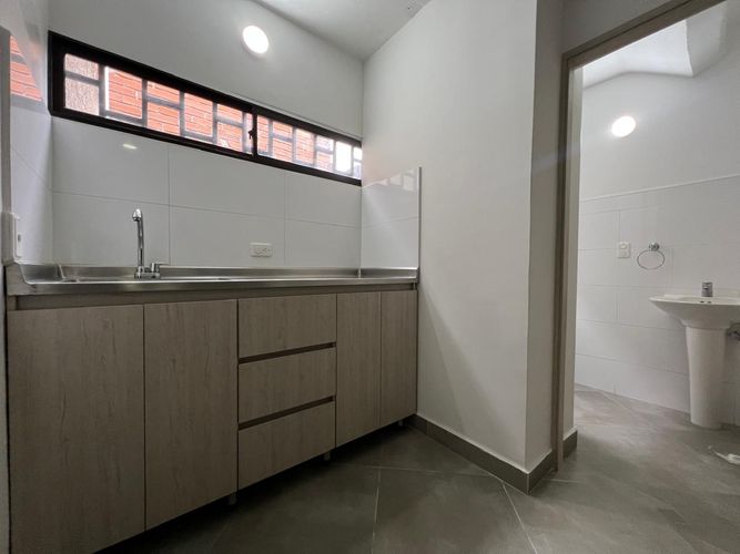 Local en arriendo en El Dorado, Envigado, 180 m² · foto 8 de 11