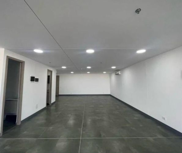 Oficina en arriendo en El Poblado, Medellín, 97 m² · foto 11 de 11