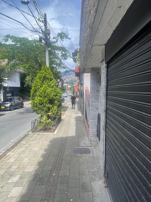 Local en arriendo en Loma Del Indio, Medellín, 18 m² · foto 2 de 9