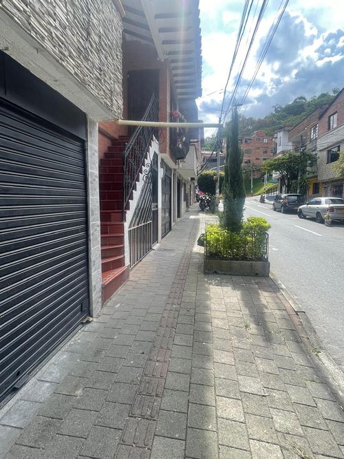 Local en arriendo en Loma Del Indio, Medellín, 18 m² · foto 4 de 9