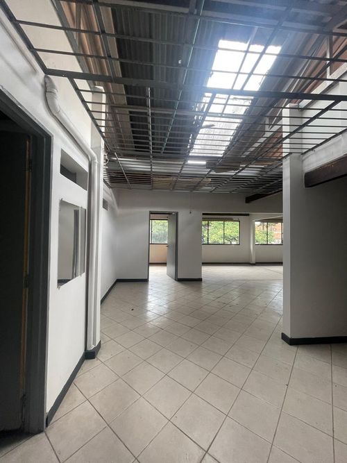 Local en arriendo en San Bernardo, Medellín, 124 m² · foto 4 de 13