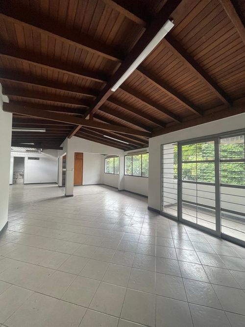Local en arriendo en San Bernardo, Medellín, 124 m² · foto 5 de 13