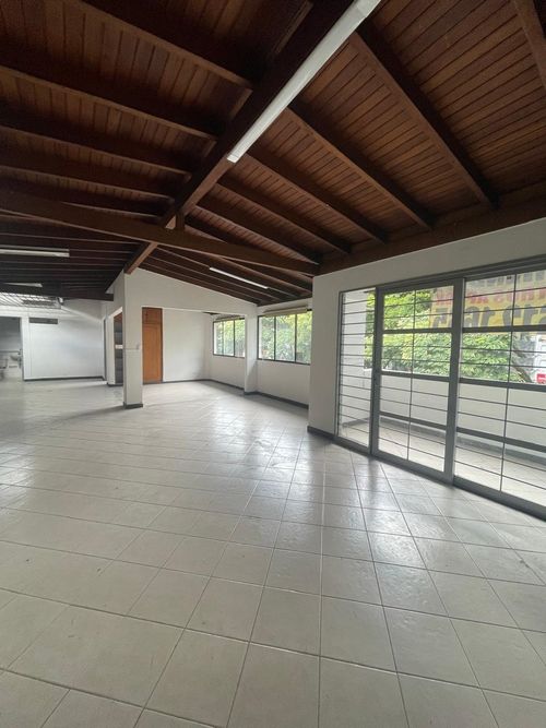 Local en arriendo en San Bernardo, Medellín, 124 m² · foto 6 de 13