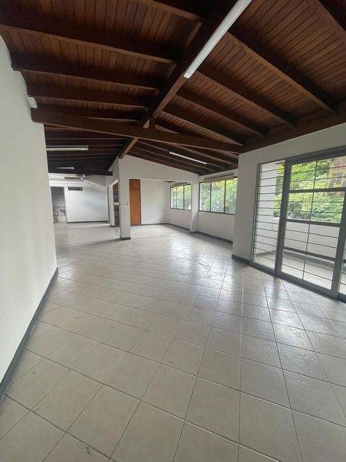 Local en arriendo en San Bernardo, Medellín, 124 m² · foto 8 de 13