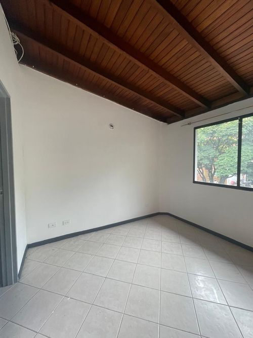 Local en arriendo en San Bernardo, Medellín, 124 m² · foto 10 de 13