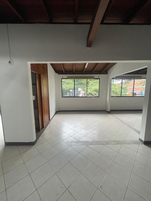 Local en arriendo en San Bernardo, Medellín, 124 m² · foto 12 de 13