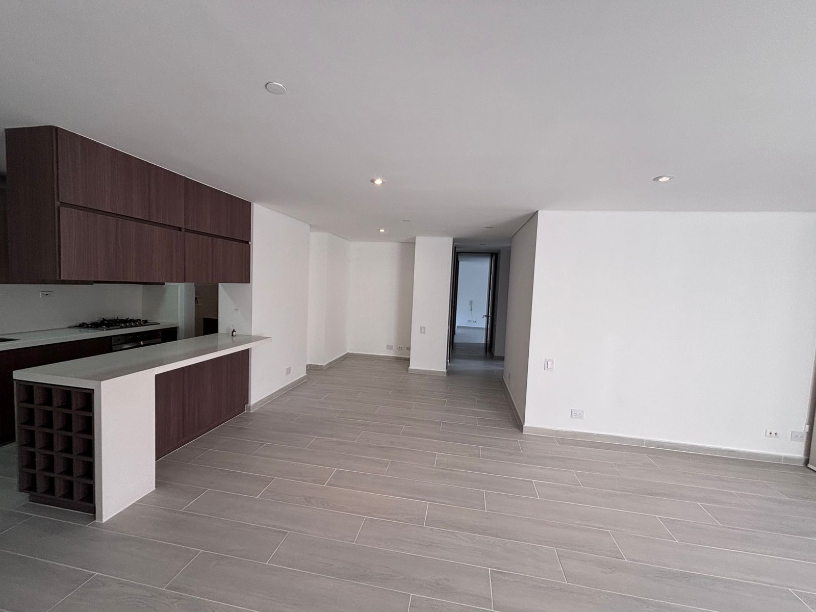 Apartamento en arriendo en El Poblado, Medellín · foto 2 de 15