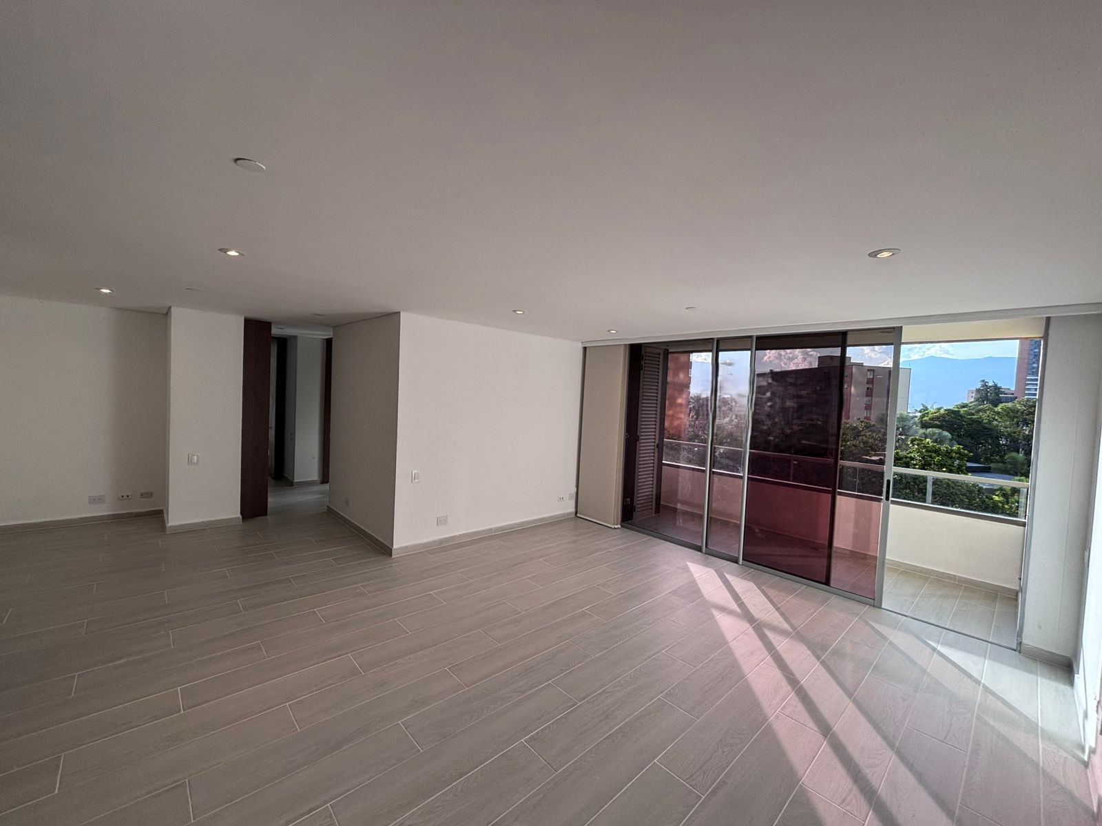 Apartamento en arriendo en El Poblado, Medellín · foto 4 de 15