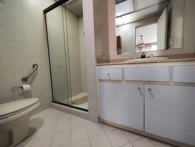 Apartamento de 4 alcobas en arriendo en Laureles, Medellín, 165 m² · foto 2 de 16