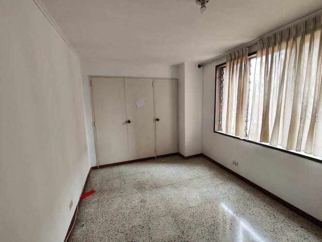 Apartamento de 4 alcobas en arriendo en Laureles, Medellín, 165 m² · foto 14 de 16