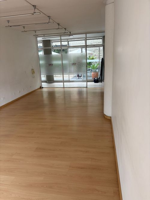 Oficina en arriendo en Laureles, Medellín, 31 m² · foto 2 de 10