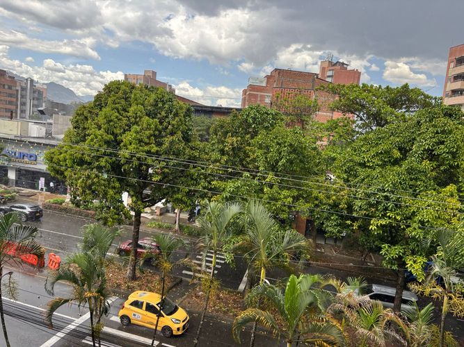 Oficina en arriendo en Laureles, Medellín, 31 m² · foto 5 de 10