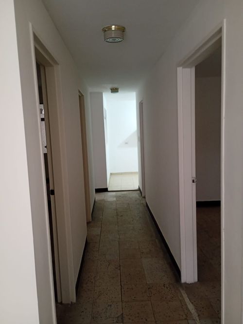 Casa de 4 alcobas en arriendo en San Benito, Medellín, 180 m² · foto 6 de 7