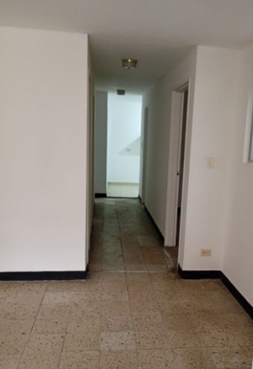 Casa de 4 alcobas en arriendo en San Benito, Medellín, 180 m² · foto 7 de 7