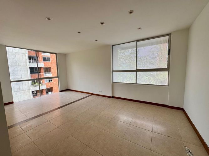 Apartamento de 3 alcobas en arriendo en El Poblado, Medellín, 117 m² · foto 2 de 16