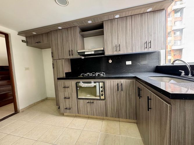 Apartamento de 3 alcobas en arriendo en El Poblado, Medellín, 117 m² · foto 4 de 16
