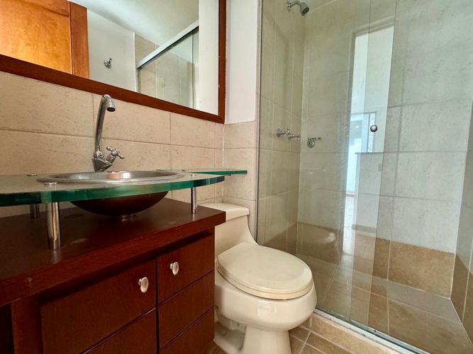 Apartamento de 3 alcobas en arriendo en El Poblado, Medellín, 117 m² · foto 10 de 16