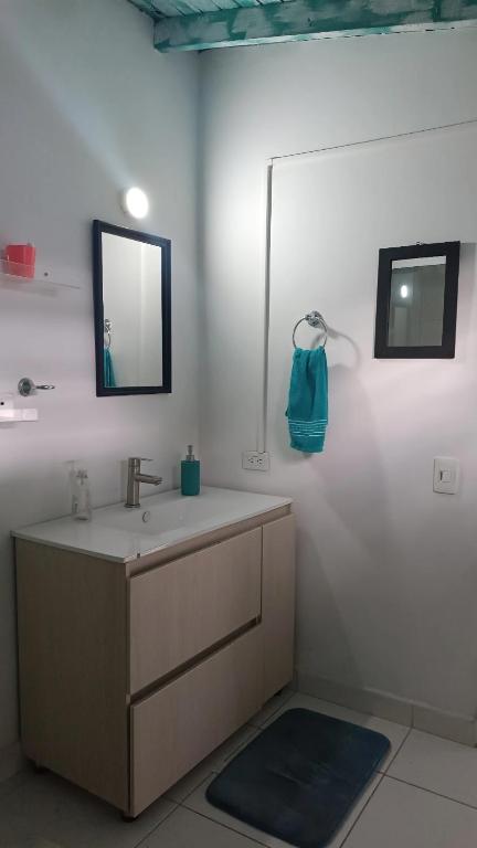 Apartamento en arriendo en Señorial, Envigado · foto 5 de 8
