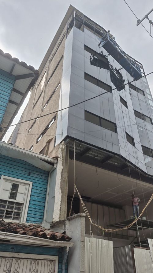 Edificio en arriendo en Granada, Cali, 1300 m² · foto 2 de 2
