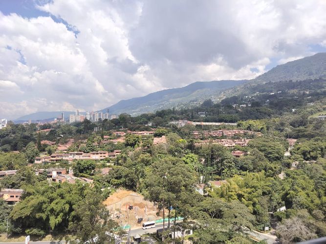 Apartamento de 3 alcobas en arriendo en Loma Del Escobero, Envigado, 90 m² · foto 4 de 18