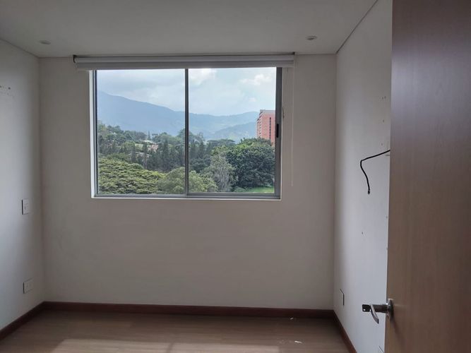 Apartamento de 3 alcobas en arriendo en Loma Del Escobero, Envigado, 90 m² · foto 10 de 18