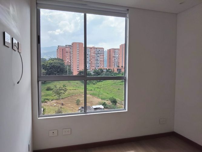 Apartamento de 3 alcobas en arriendo en Loma Del Escobero, Envigado, 90 m² · foto 12 de 18
