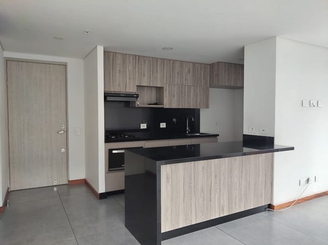 Apartamento de 3 alcobas en arriendo en Loma Del Escobero, Envigado, 90 m² · foto 15 de 18