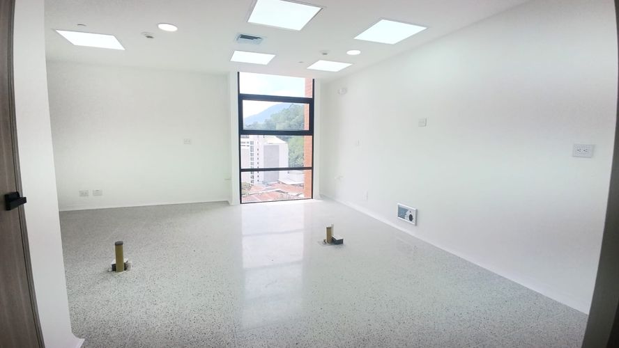 Local en arriendo en El Poblado, Medellín, 38 m² · foto 7 de 8
