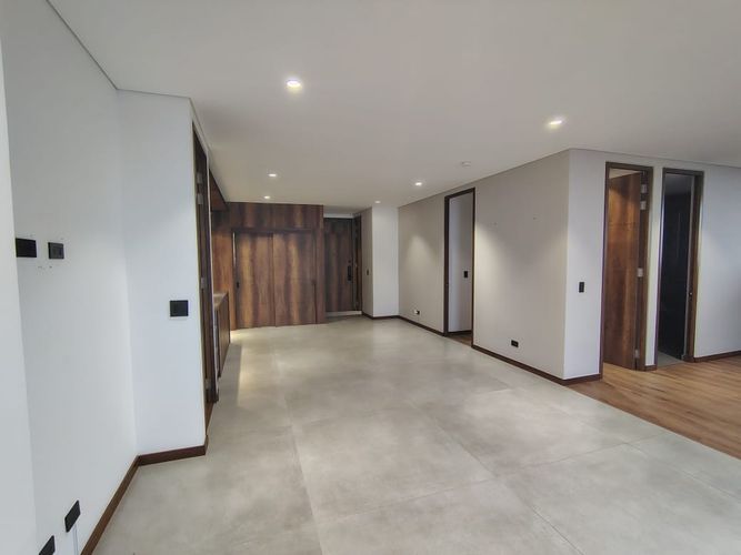 Apartamento de 2 alcobas en venta en El Poblado, Medellín, 97 m² · foto 7 de 18