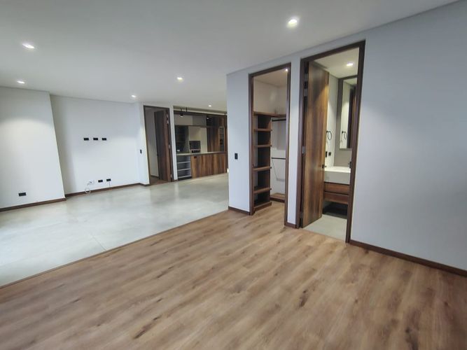 Apartamento de 2 alcobas en venta en El Poblado, Medellín, 97 m² · foto 10 de 18