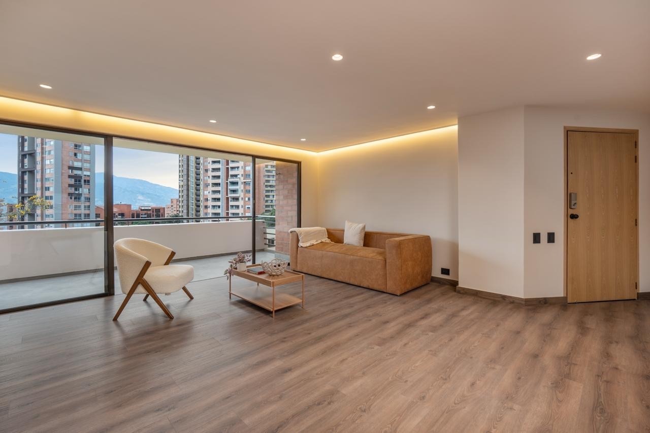 Edificio El Alminar, El Poblado, Medellín, Antioquia, Colombia - Photo 2