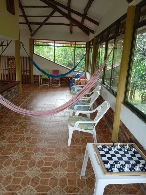 Casa de 4 alcobas en arriendo en Peralonso, Villavicencio, 250 m² · foto 3 de 12
