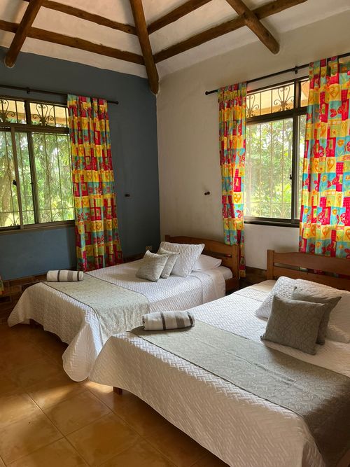 Casa de 4 alcobas en arriendo en Peralonso, Villavicencio, 250 m² · foto 4 de 12