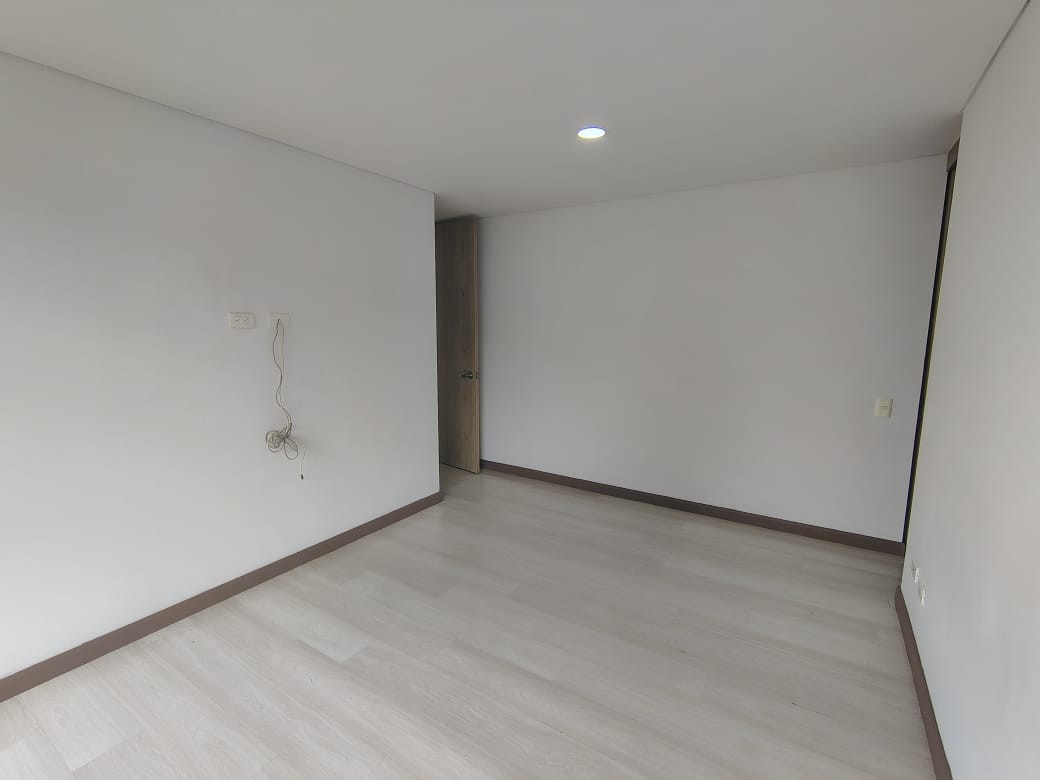 Apartamento en venta en Loma Del Chocho, Envigado · foto 13 de 18