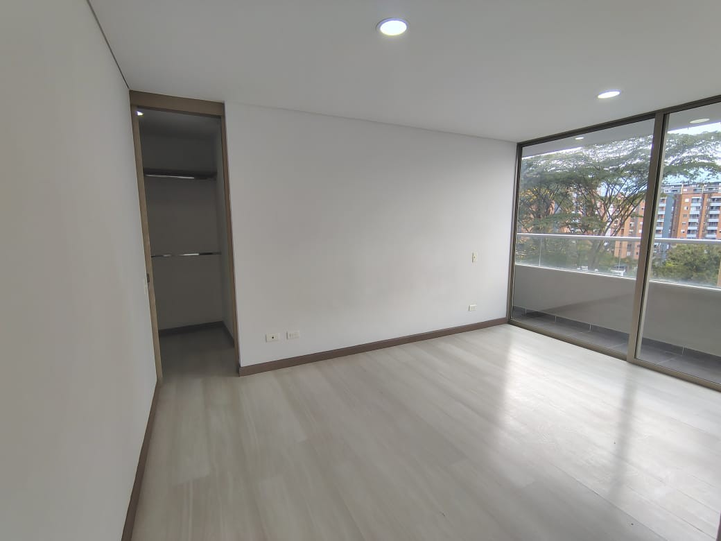 Apartamento en venta en Loma Del Chocho, Envigado · foto 6 de 18