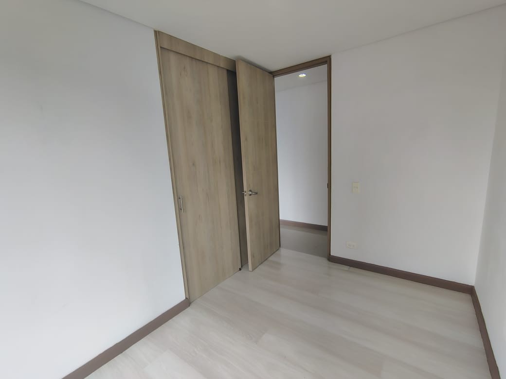 Apartamento en venta en Loma Del Chocho, Envigado · foto 15 de 18