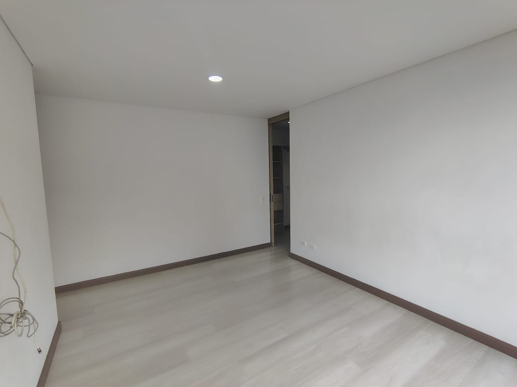 Apartamento en venta en Loma Del Chocho, Envigado · foto 14 de 18