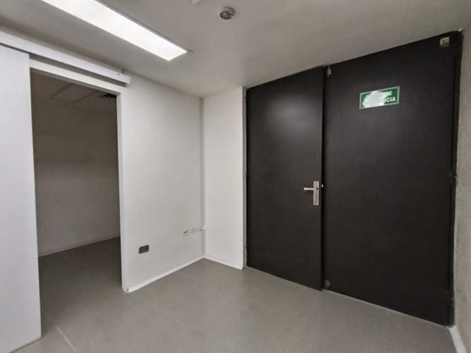 Local en arriendo en El Poblado, Medellín, 214 m² · foto 2 de 20