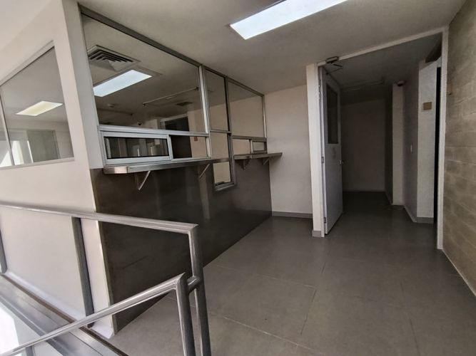 Local en arriendo en El Poblado, Medellín, 214 m² · foto 18 de 20