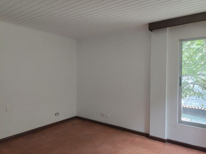 Apartamento de 2 alcobas en venta en El Poblado, Medellín, 80 m² · foto 14 de 16