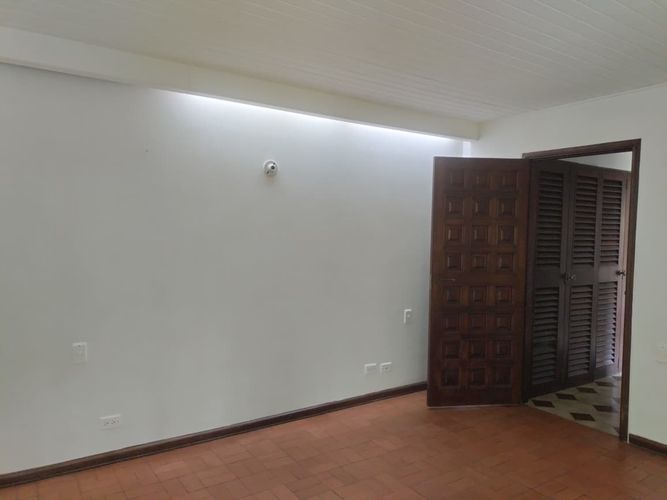 Apartamento de 2 alcobas en venta en El Poblado, Medellín, 80 m² · foto 11 de 16