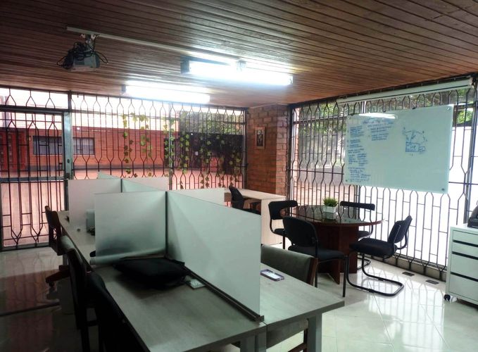 Oficina en arriendo en Conquistadores, Medellín, 25 m² · foto 10 de 11