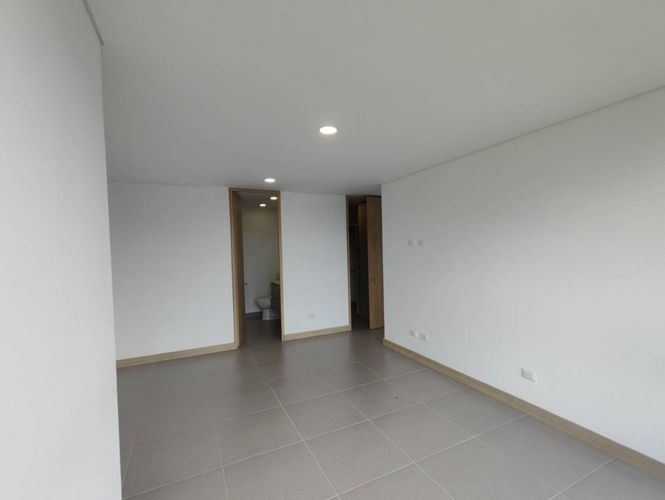 Apartamento de 3 alcobas en arriendo en El Tesoro, Medellín, 130 m² · foto 3 de 24