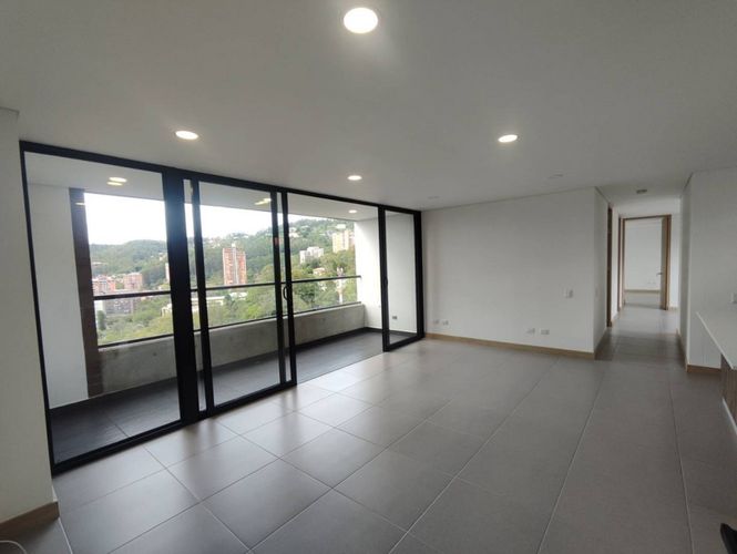 Apartamento de 3 alcobas en arriendo en El Tesoro, Medellín, 130 m² · foto 4 de 24