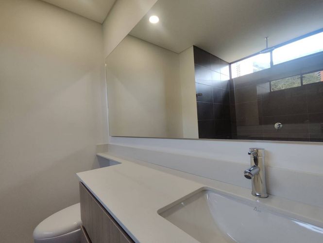 Apartamento de 3 alcobas en arriendo en El Tesoro, Medellín, 130 m² · foto 17 de 24