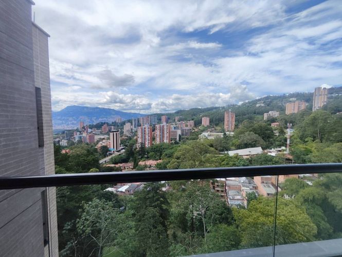 Apartamento de 3 alcobas en arriendo en El Tesoro, Medellín, 130 m² · foto 18 de 24